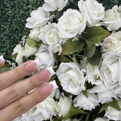 Mimi Nails & Spa - French tip nails by Annie