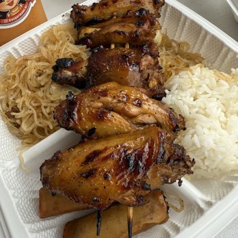 Mama Flo's - Juicy grilled chicken wings, half rice and half pancit All plates also come with 3 Shanghai lumpia! - Food Trucks Near Me - Aiea, Hawaii Mama Flo's - Juicy grilled chicken wings, half rice and half pancit All plates also come with 3 Shanghai lumpia! - Food Trucks Near Me - Aiea, Hawaii