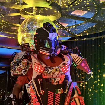 Azucar Entertainment - Amazing robot show - DJs Near Me Azucar Entertainment - Amazing robot show - DJs Near Me