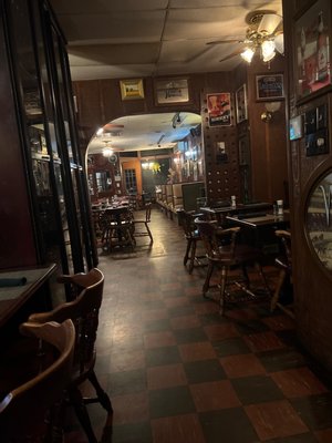 Village Tavern Restaurant & Inn by null