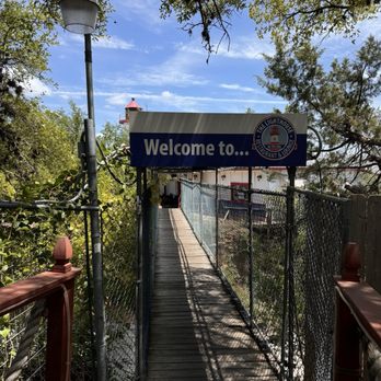 The Lighthouse Restaurant & Lounge - Bars Near Me - Spicewood, Texas