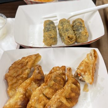Soul Chicken - Fried seaweed rice and fried mansion small sizes. Yang Nyeom sauce separate in back. - Chicken Wings Near Me - Honolulu, Hawaii Soul Chicken - Fried seaweed rice and fried mansion small sizes. Yang Nyeom sauce separate in back. - Chicken Wings Near Me - Honolulu, Hawaii