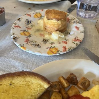 Honeybees - Eggs, potatoes, toast and pillsbury biscuits - Coffee & Tea Near Me - San Diego, California Honeybees - Eggs, potatoes, toast and pillsbury biscuits - Coffee & Tea Near Me - San Diego, California