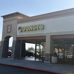 Lady's Donuts