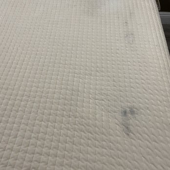 Anaheim Lodge - Our hotel room bed when we checked in - Hotels Near Me - Anaheim, California
