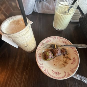 Bean Bar - Chocolate Baklava, iced Chai, Strawberry Matcha - Coffee & Tea Near Me - Northbrook, Illinois Bean Bar - Chocolate Baklava, iced Chai, Strawberry Matcha - Coffee & Tea Near Me - Northbrook, Illinois