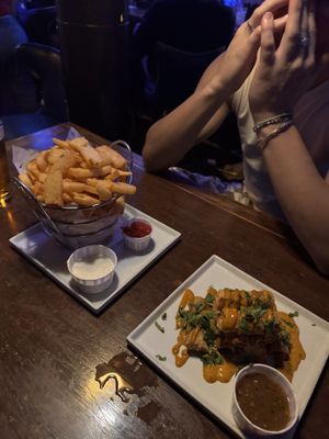 Q's Billiard Club & Restaurant by null