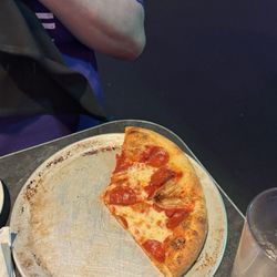 Bubba's 33 - Pepperoni pizza