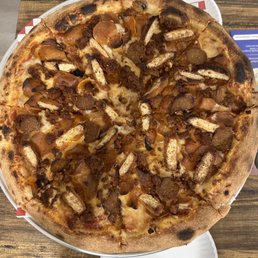 Meatless love pizza! Meatless love pizza!