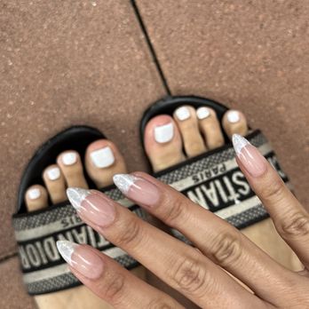 2EM Nail Place - Classic Gel Pedicure & Medium GelX Set - Nail Salons Near Me - Irvine, California