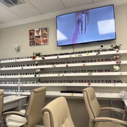 V Nails