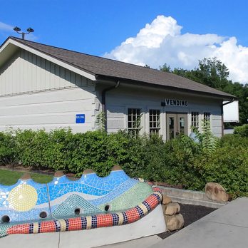 Tennessee Welcome Center - This is a view of the Vending building, where you can purchase drinks and snacks.  Photo taken August 4, 2018. - Rest Stops Near Me - Chattanooga, Tennessee