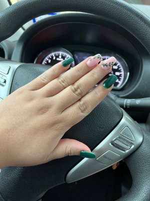 B & J Nails