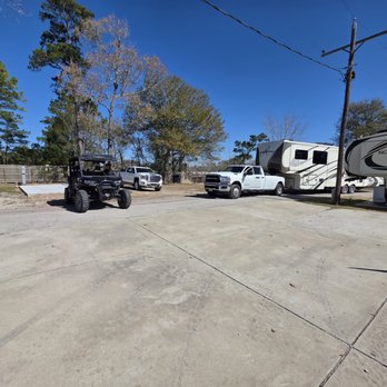 Rio RV Park - Idiots blocking our exit for a cash shakedown, when asked how much she said she didn't know then asked for $250 - RV Parks Near Me - Wallisville, Texas Rio RV Park - Idiots blocking our exit for a cash shakedown, when asked how much she said she didn't know then asked for $250 - RV Parks Near Me - Wallisville, Texas