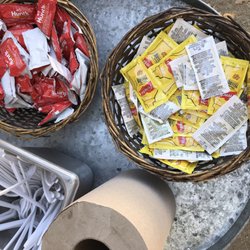 Rollin Roadhouse - Hunts Ketchup and French's Mustard!  Most food trucks provide the generic products.