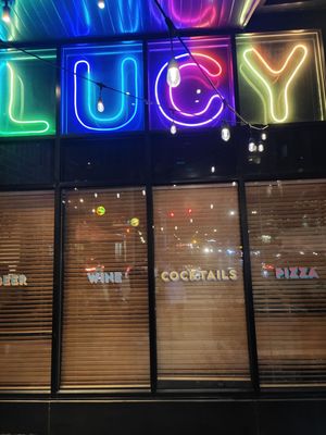Lucy Bar by null