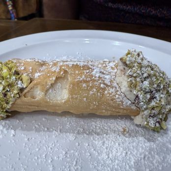 Mama Mia - Pistachio cannoli - Chicken Wings Near Me - Davie, Florida