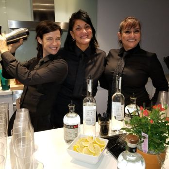 Elite Party Staffing - Our staff will handle all your drink needs! - Party & Event Planning Near Me