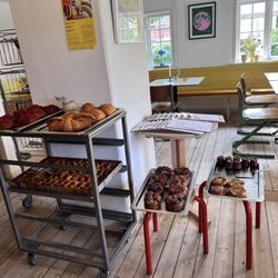 Saxild Cafe - Inside and pastry selection