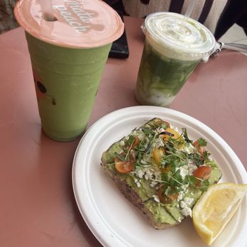 Whata Peach - Matcha Sunrise 24oz Burrata Toast Matcha Einspanner Latte (Iced) - Juice Bars & Smoothies Near Me - Granada Hills, California