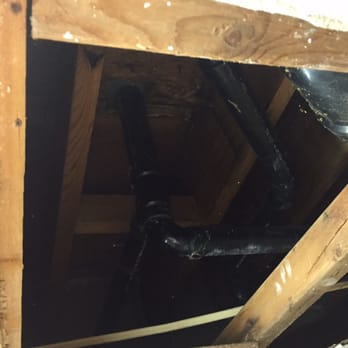 Kitchen Ceiling The Upstairs Bathroom Tub And Toilet Had A Leak