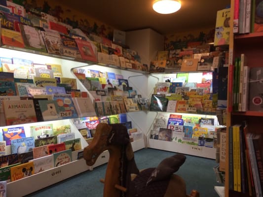 Annie Bloom's Books by null