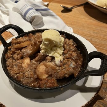 Small Batch - Apple crisp pie wth vanilla ice cream - New American Near Me - Garden City, New York Small Batch - Apple crisp pie wth vanilla ice cream - New American Near Me - Garden City, New York