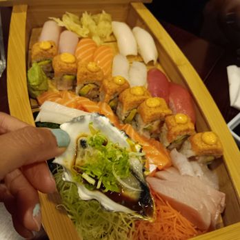 Sushi Kaiyo - Sashimi sushi boat for 2 - Sushi Bars Near Me - Mineola, New York