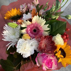 Chelos Flowers