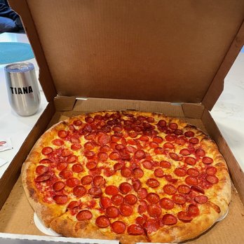 Hella Pie Pizza - Can't go wrong with a perfect Pepperoni pizza! - Pizza Near Me - Tracy, California