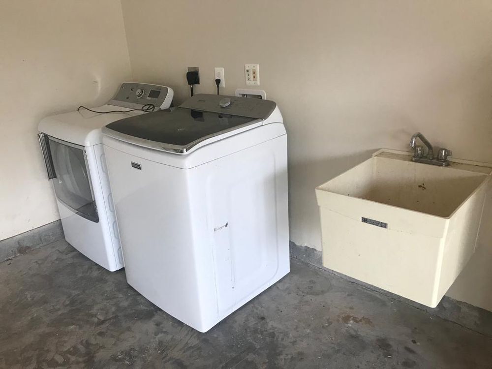 Slide of AJJ Contracting