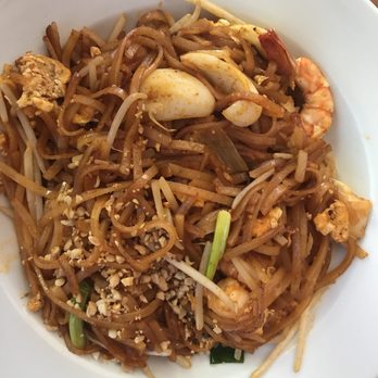 Thai Palace - Pad Thai with Shrimp and Squid - Thai Near Me - San Clemente, California Thai Palace - Pad Thai with Shrimp and Squid - Thai Near Me - San Clemente, California