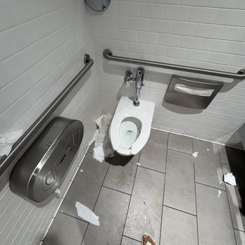 Barnes & Noble - Dirty, smelly, unmaintained restroom. - Bookstores Near Me - Orange, California