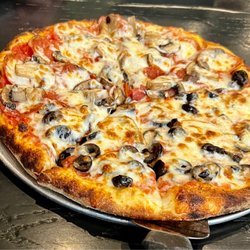 Big Pauly's Wood Fired Pizza - Build your own pizza