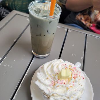 Sugar and Scribe  - Cupcake Latte and Blue Moon Latte - Bakeries Near Me - La Jolla, California