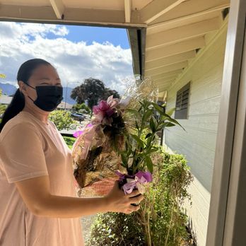 Roberta's Gift Baskets & Flowers - Florists Near Me - Honolulu, Hawaii Roberta's Gift Baskets & Flowers - Florists Near Me - Honolulu, Hawaii