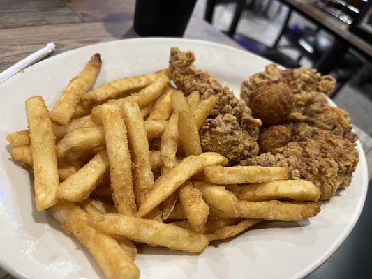 Daisy Mae's Southern Fried Chicken & Breakfast by null