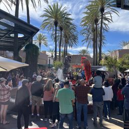 at first i thought i couldn't get around to Perro Taco cuz of this crowd at first i thought i couldn't get around to Perro Taco cuz of this crowd