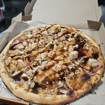 Blaze Pizza - BBQ Blaze pizza with mushrooms and buffalo&balsamic glaze - Pizza Near Me - Orlando, Florida