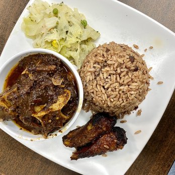 Island Flavorz - Oxtail Combo (medium) - Caribbean Near Me - Houston, Texas Island Flavorz - Oxtail Combo (medium) - Caribbean Near Me - Houston, Texas