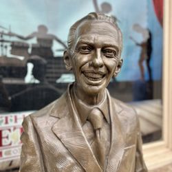 Don Knotts Statue - Don Knotts