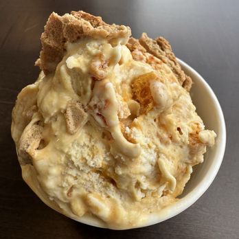 Edison's Ice Cream - Salted honey with waffle cone crumble - Ice Cream & Frozen Yogurt Near Me - Fort Collins, Colorado Edison's Ice Cream - Salted honey with waffle cone crumble - Ice Cream & Frozen Yogurt Near Me - Fort Collins, Colorado
