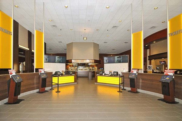 Marcus Oakdale Cinema by null