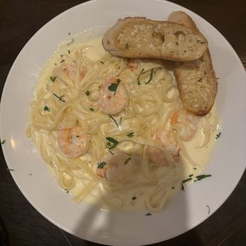 Step In Restaurant - Fettuccine Alfredo with shrimp - Lounges Near Me - Bronx, New York