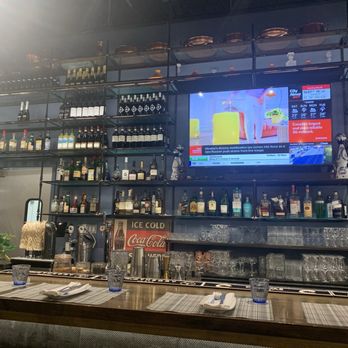 Capra's Kitchen - The Bar - Pizza Near Me - Mississauga, Ontario