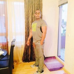 Admiral Music Lounge - Papa Africa. .