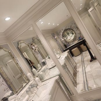 Bacchus Restaurant & Lounge - Every detail is attended to.. - Lounges Near Me - Vancouver, British Columbia