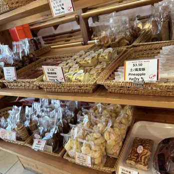 Maple Castella - Bakeries Near Me - Richmond, British Columbia