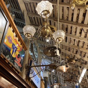 Aurora Mills Architectural Salvage - Antiques Near Me - Aurora, Oregon