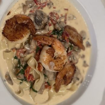 Italian Colors - Shrimp Fettuccini - Italian Near Me - Oakland, California Italian Colors - Shrimp Fettuccini - Italian Near Me - Oakland, California